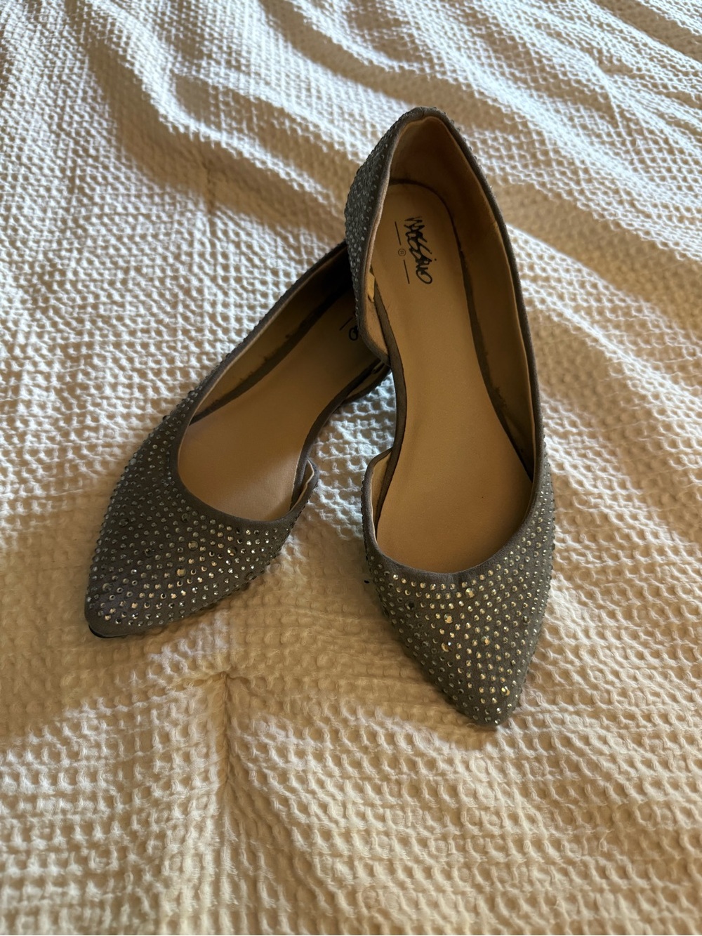 Mossimo Supply Co. Gray Pointed Toe Studded Flats